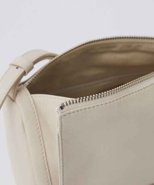 ソフトレザーロールショルダーバッグ（ショルダーバッグ）｜russet