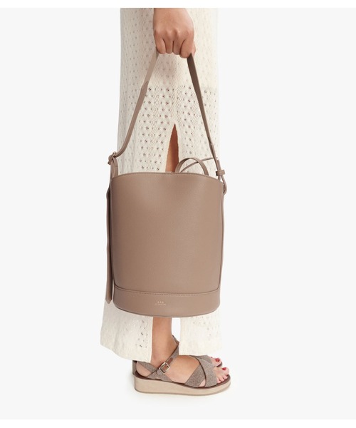 A.P.C.（アーペーセー）の「SAC ANA（ショルダーバッグ）」 - WEAR