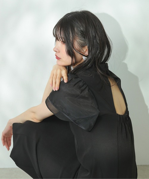 Kana（カナ）の「フレアスリーブ 背中あきデザイン パーティー ドレス