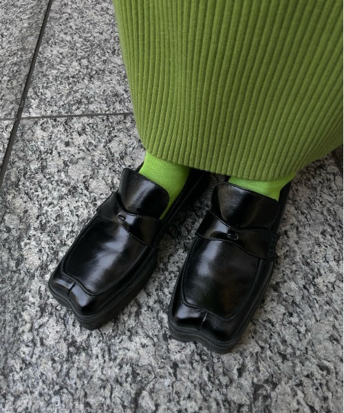 Ameri（アメリ）の「WAVE CUTTING PLATFORM LOAFER（ローファー）」 - WEAR