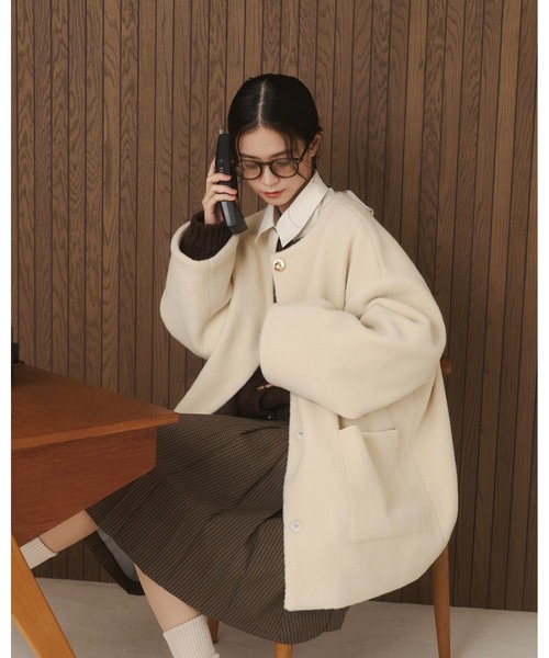 moi tytto（モイテュット）の「ノーカラーボアミドルコート（ノー