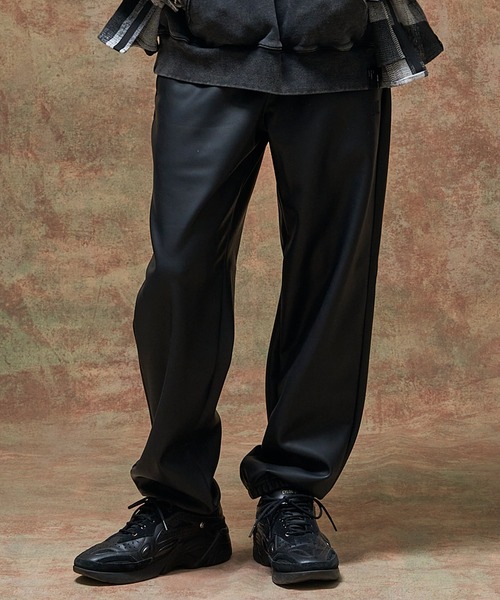 MSML（エムエスエムエル）の「FAKE LEATHER EASY PANTS / フェイク