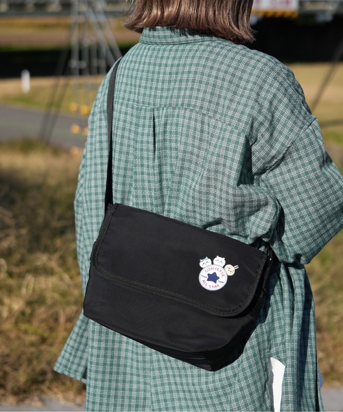 CONVERSE（コンバース）の「ちいかわ × コンバース メッセンジャー