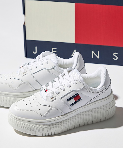 tommy jeans（トミー ジーンズ）の「レトロバスケットプラットフォーム