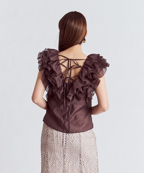 SNIDEL（スナイデル）の「バックデザインフリルブラウス（シャツ