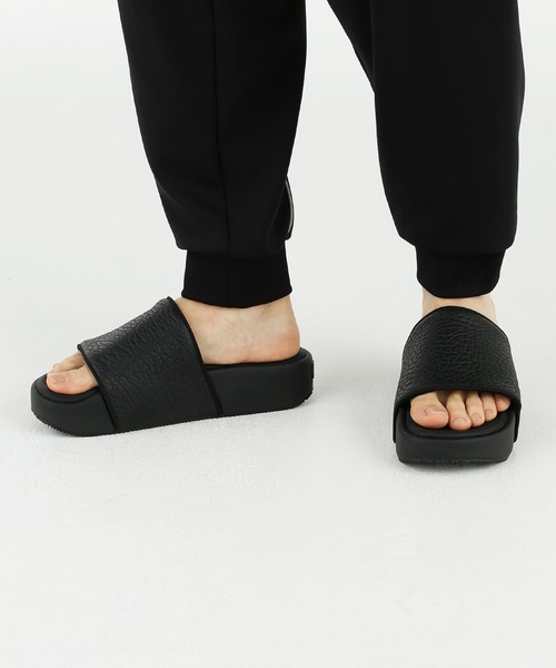 Y-3（ワイスリー）の「Y-3 SLIDE（サンダル）」 - WEAR