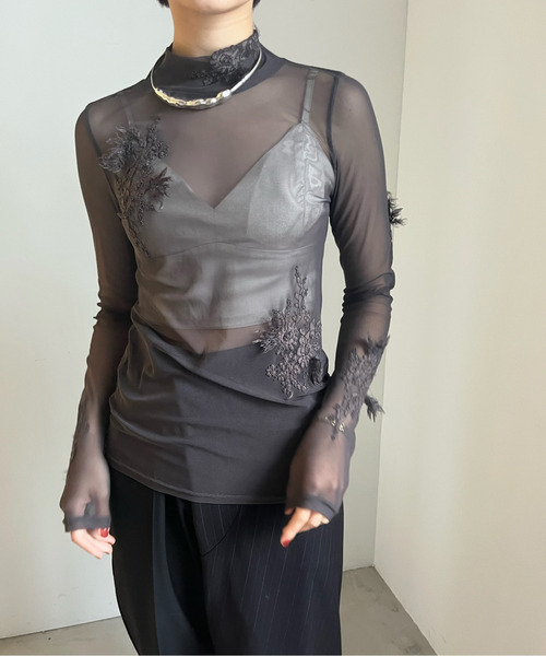 Ameri（アメリ）の「UND FUR EMBROIDERY SKIN TOP（Tシャツ/カットソー