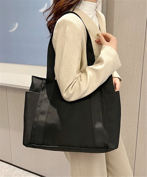 LA VORAGINE（ラ ヴォラジネ）の「A4対応外ポケットトートバッグ