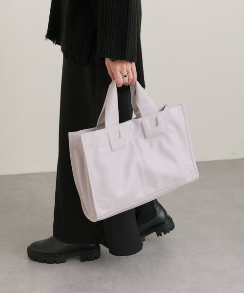 ear PAPILLONNER（イアパピヨネ）の「《本革/A4サイズ対応/2way/付属で