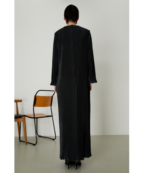 RIM.ARK（リムアーク）の「Pleats shoulder padded OP（ワンピース