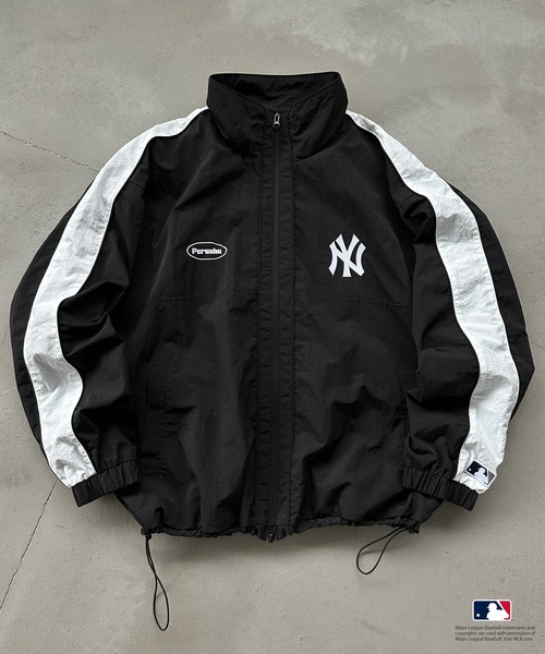 Perushu（ペルーシュ）の「Perushu × MLB スタンドネックナイロン