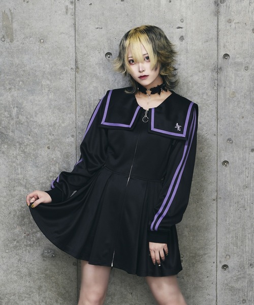 セーラーカラーサイドあきジャージワンピース（ワンピース）｜Amilige