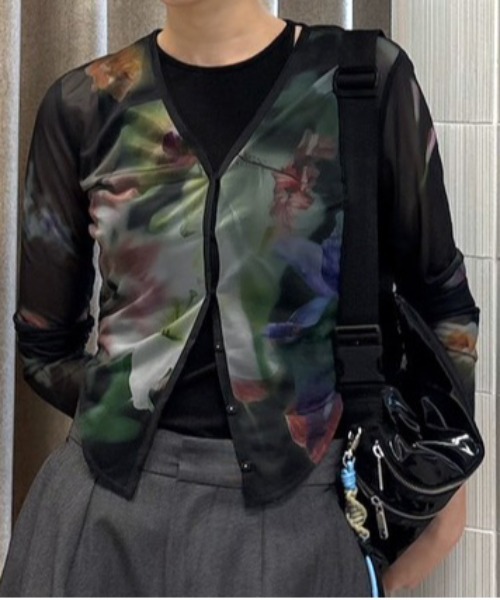 Ameri（アメリ）の「2WAY SMOKE FLOWER SHEER TOP（カーディガン