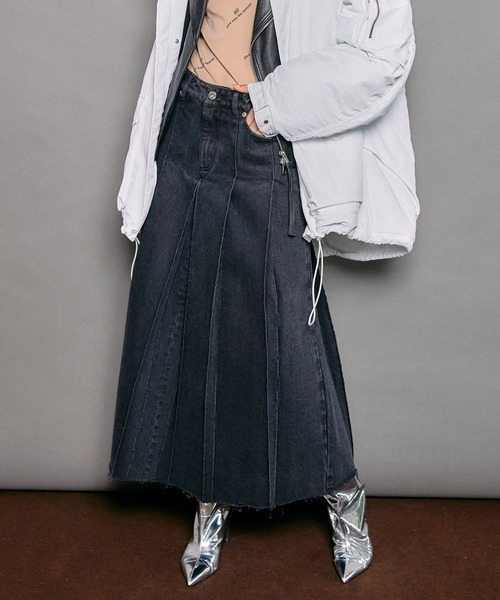 MAISON SPECIAL（メゾンスペシャル）の「Pleated Denim Skirt