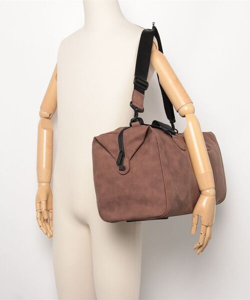 adidas（アディダス）の「シューズポケット付き 合成皮革 ボストン