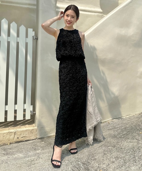 anuans（アニュアンス）の「リボンエンブロイダリーレーストップス