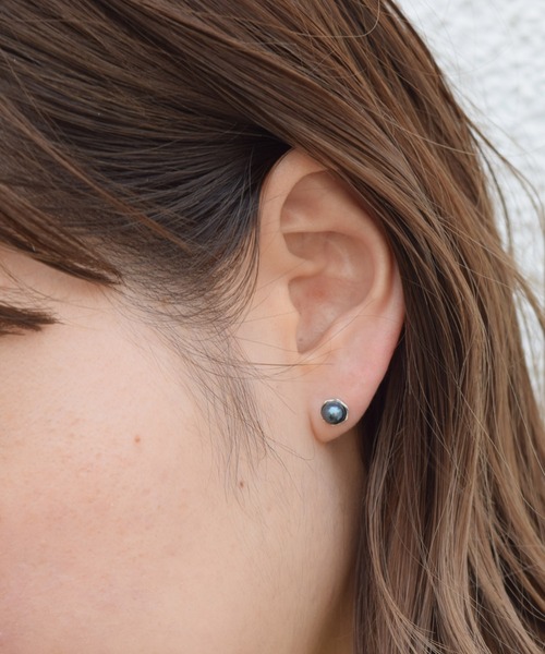 e.m.（イーエム）の「ブラックパールピアス（ピアス（片耳用））」 - WEAR