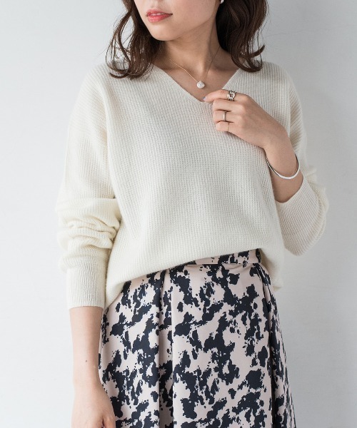 LOUNGEDRESS（ラウンジドレス）の「カシミヤ100畦Vネックニット