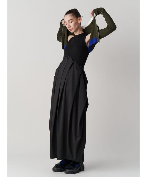 UN3D.（アンスリード）の「CURVE LINE TUCK SLEEVELESS OP / カーブ