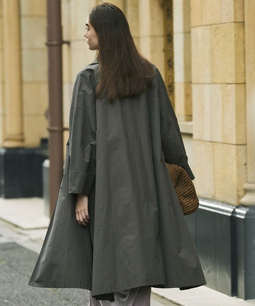 Mila Owen（ミラオーウェン）の「ステンカラーケープ風オーバーコート
