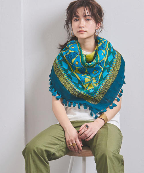 manipuri（マニプリ）の「＜manipuri（マニプリ）＞ポンポン ストール