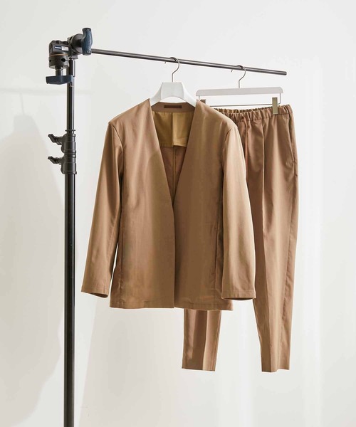 ADAM ET ROPE'（アダムエロペ）の「テックカルゼ ノーカラージャケット