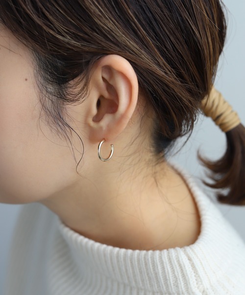 パイプハーフフープピアス[M]（ピアス（両耳用））｜SIENA ROSE