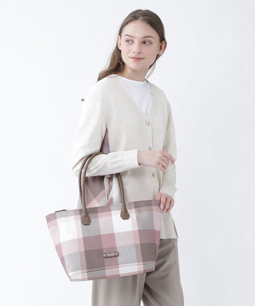 BLUE LABEL CRESTBRIDGE（ブルーレーベルクレストブリッジ）の