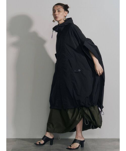 UN3D.（アンスリード）の「コンパクトナイロンフーディーコート