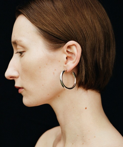 SOPHIE BUHAI（ソフィーブハイ）の「Medium Everyday Hoops（ピアス