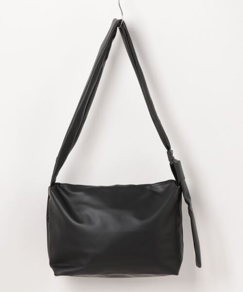 フェイクレザー Dカン付きショルダーバッグ（ショルダーバッグ