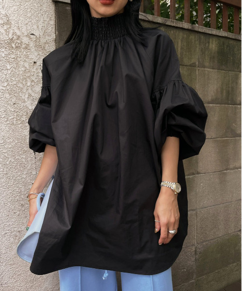 Ameri（アメリ）の「2WAY VOLUME SHIRRING BLOUSE（シャツ/ブラウス