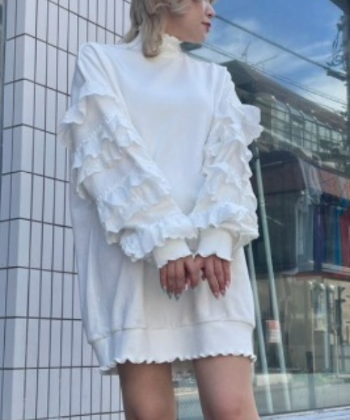 Candy Stripper（キャンディストリッパー）の「FRILL SLEEVE SWEAT