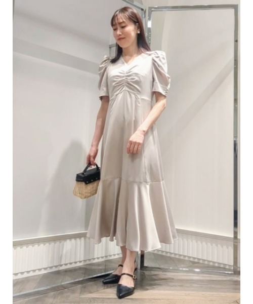 CELFORD（セルフォード）の「Vネックサテンワンピース（ワンピース