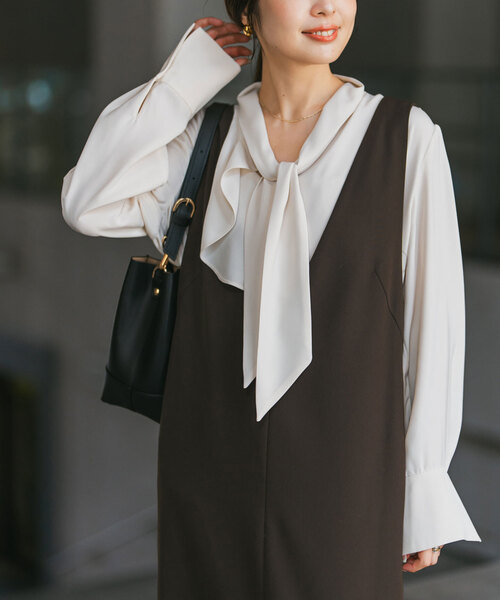 Noble（ノーブル）の「《WEB限定追加》ロイヤルサテンボウタイブラウス