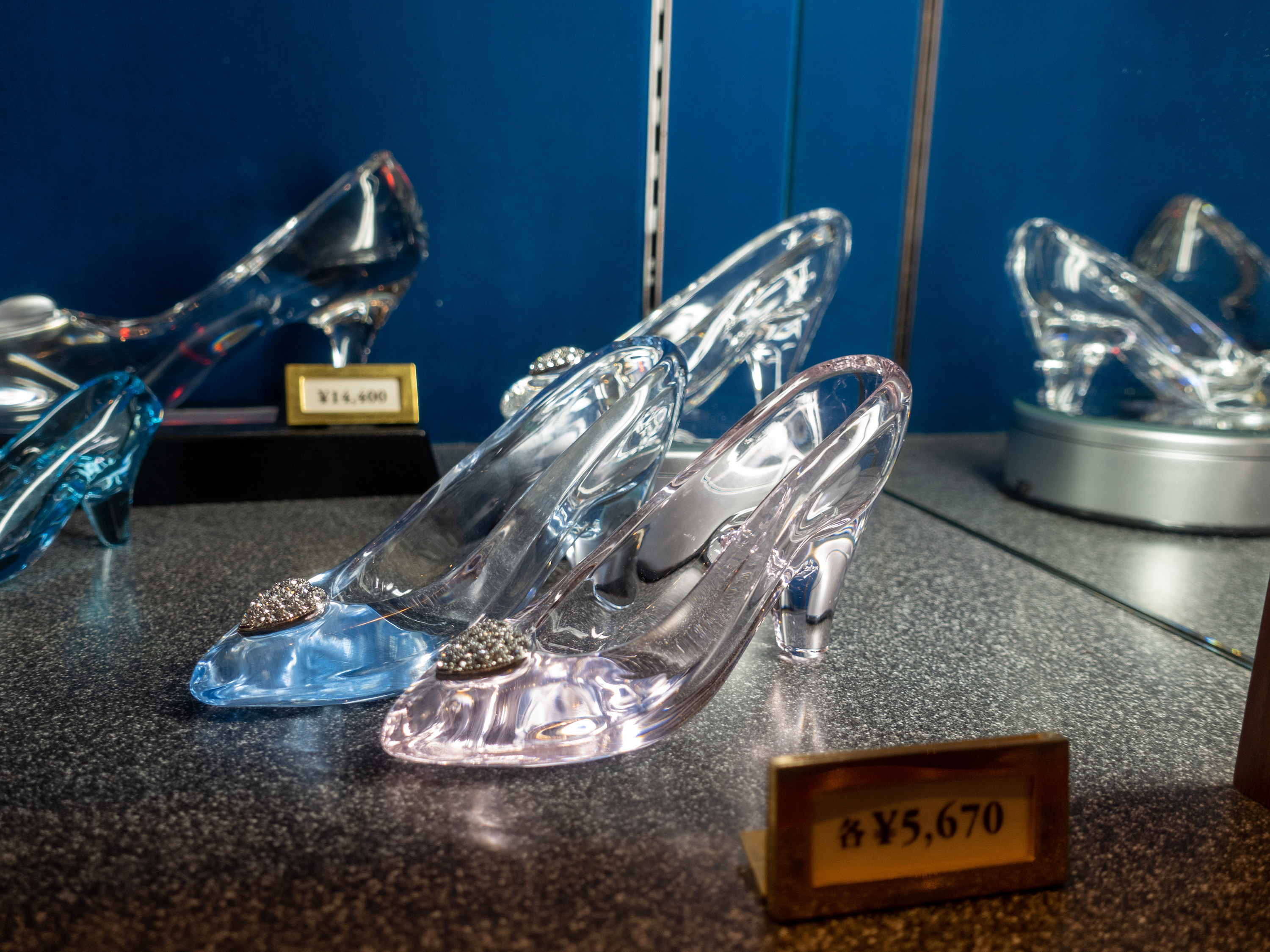 2026】ディズニーのガラスグッズ26選！ガラスの靴・グラス・雑貨等