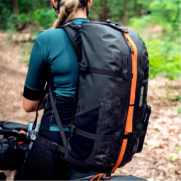 エートラック BP 容量：25L バックパック