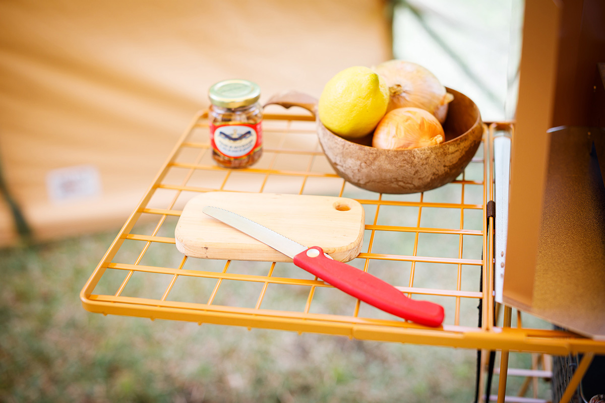 テンマクデザイン×ソルム×ユニフレーム 「フィールドキッチンラック