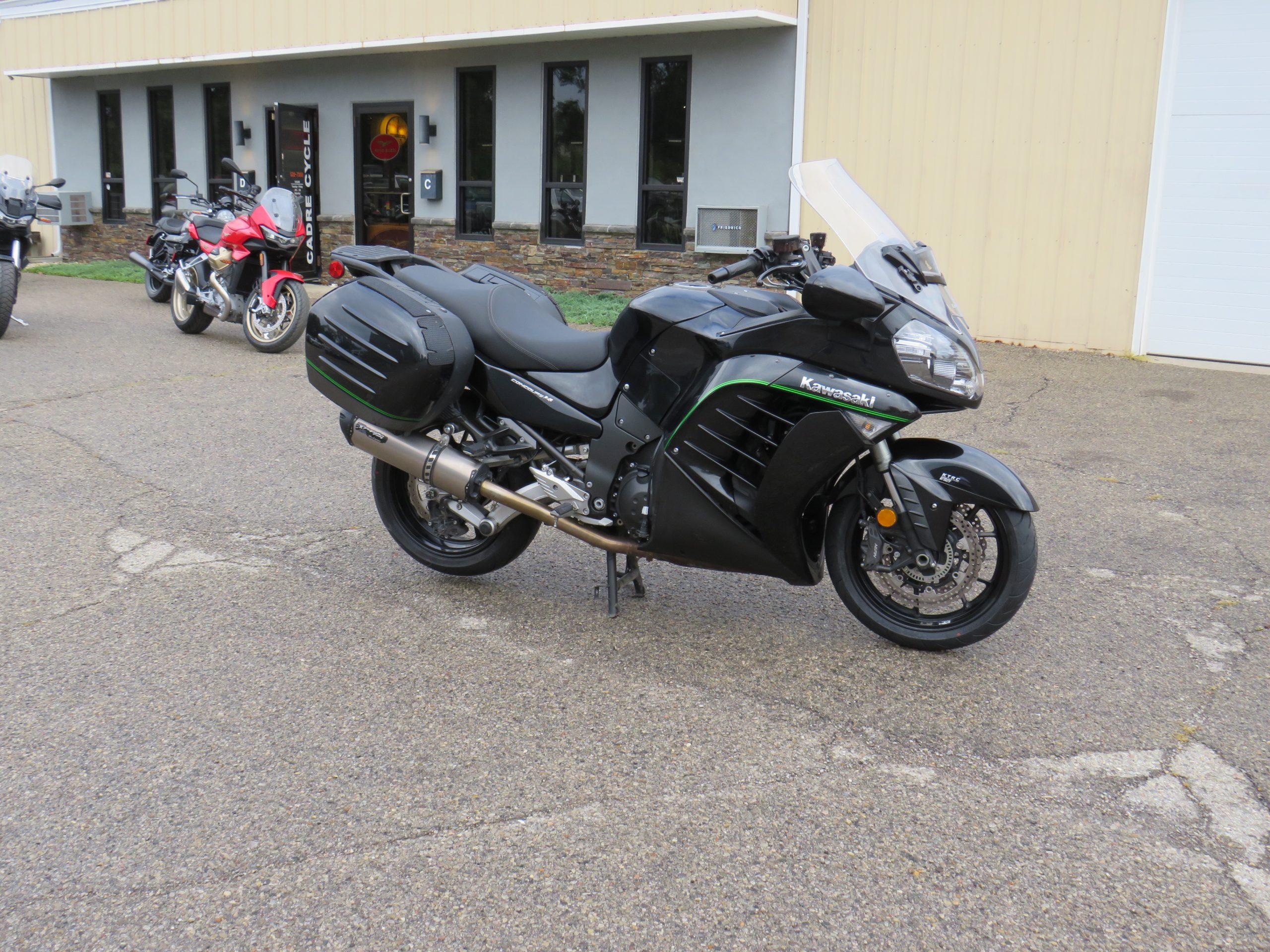 Enzo Miller | Cadre Cycle