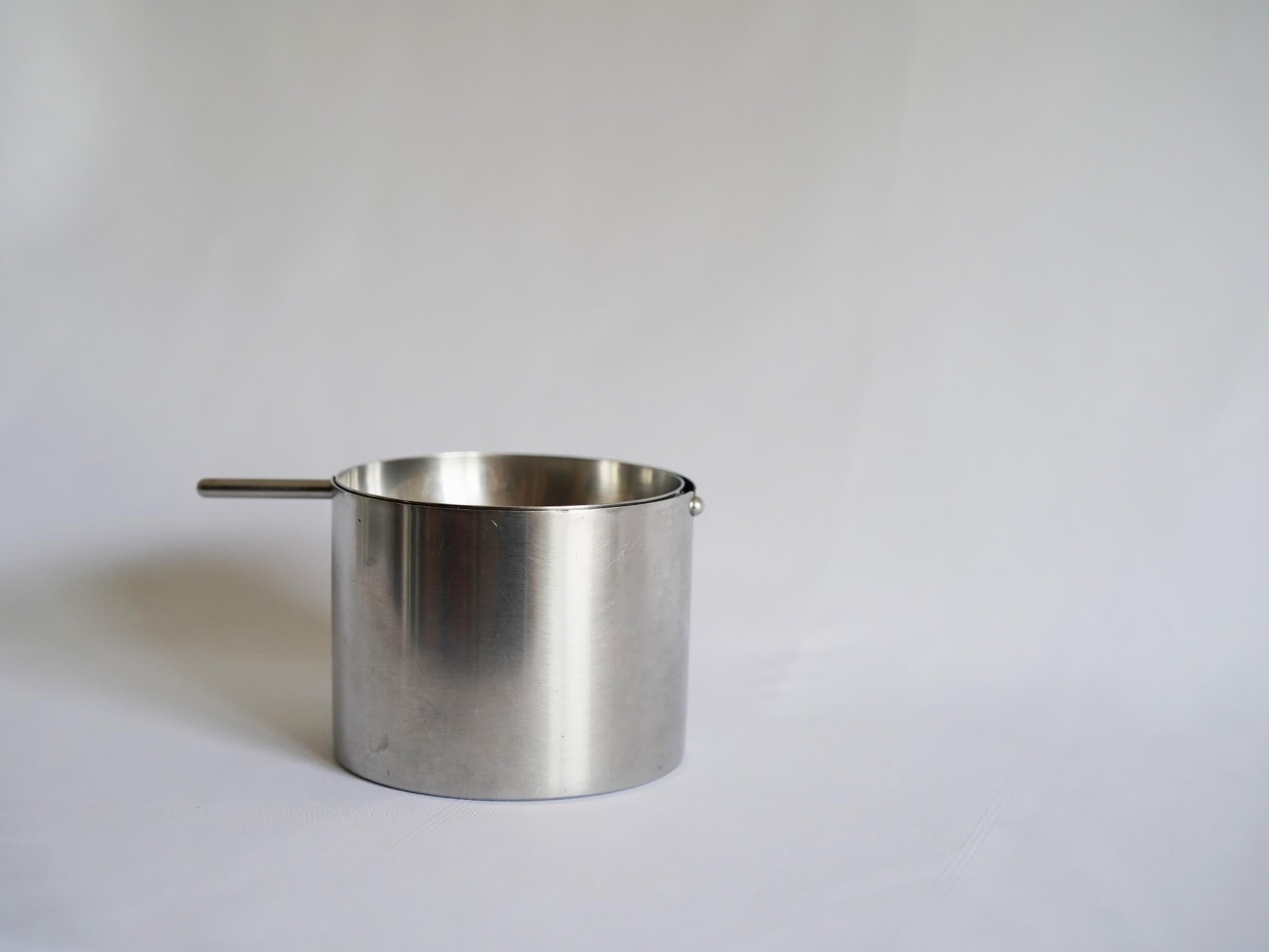 シリンダライン リボルビング・アッシュトレイ L ステルトン アルネ