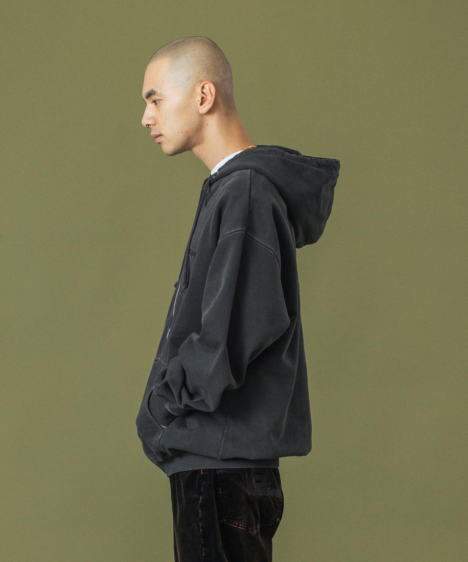 PIGMENT DYED EMBOSS LOGO ZIP HOODED SWEAT – calif（カリフ）公式サイト