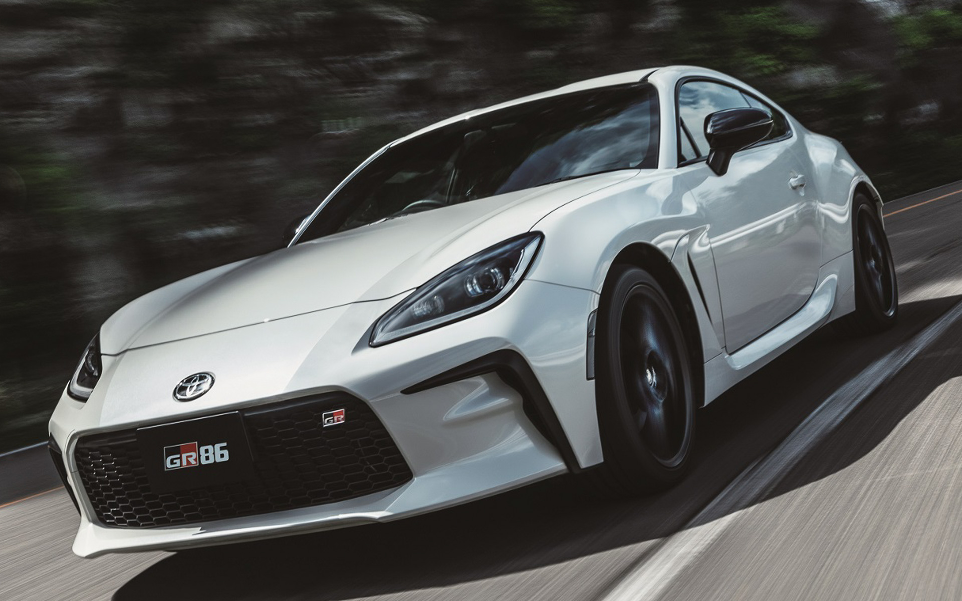 ミシュラン「PILOT SPORT 4」「PRIMACY HP」、トヨタ「GR86」の新車