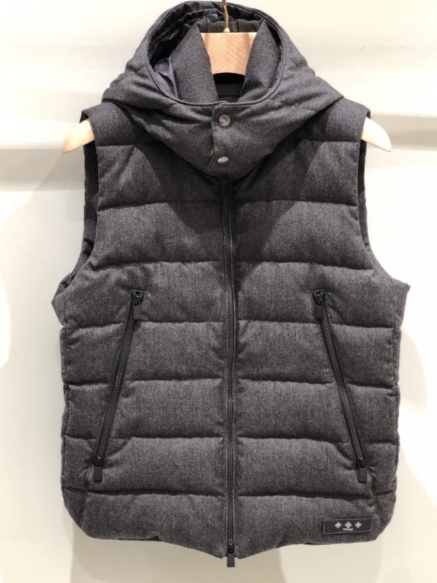 今の時期にピッタリ？！タトラスのダウンベスト！！！｜ビームス