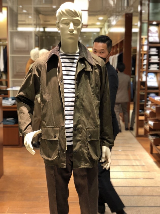Barbour × BEAMS F＞ 別注 BEDALE CLASSIC FIT with 新スタッフ