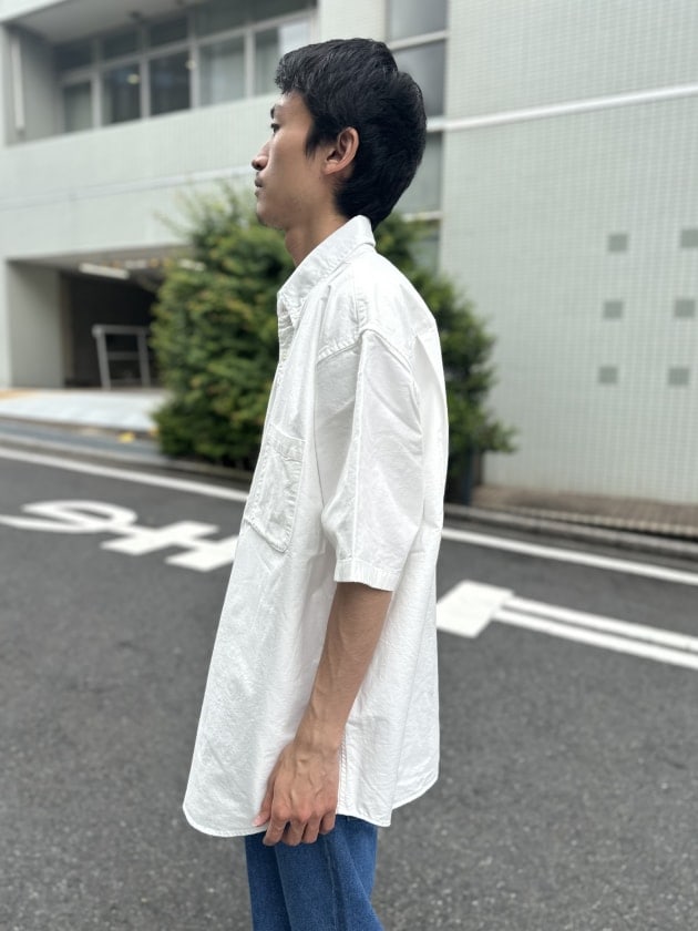 171cmがサイズ比較〉大活躍の定番品「ワイド ボタンダウンシャツ