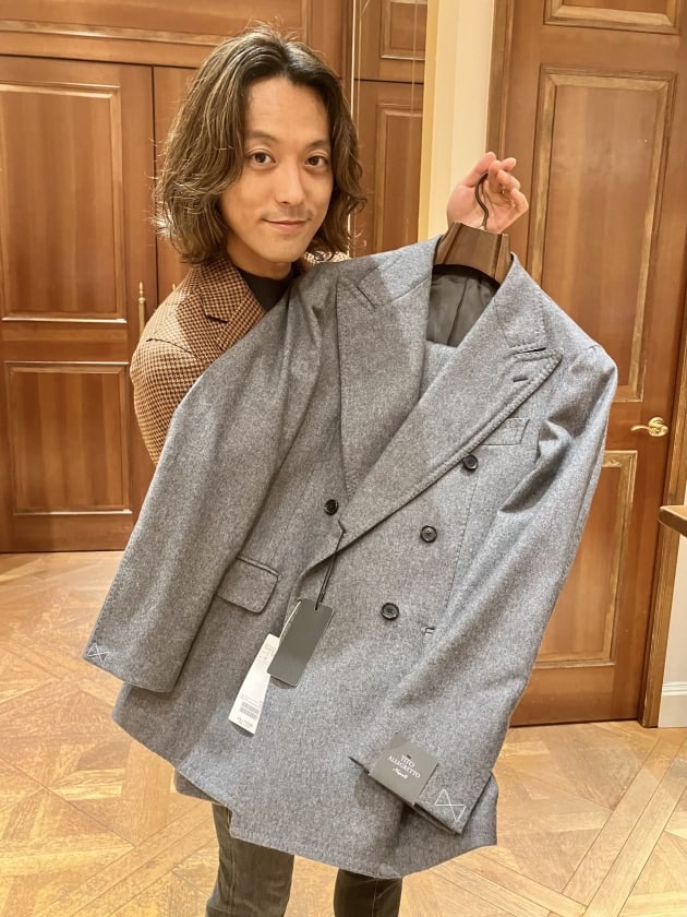 TITO ALLEGRETTO〉グレーフランネルスーツとイベント開催告知と