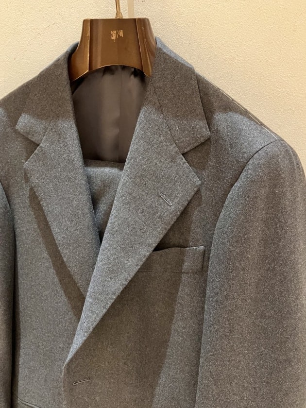 BEAMS F〉高品質なグレースーツをお探しの方にオススメな一着はこちら