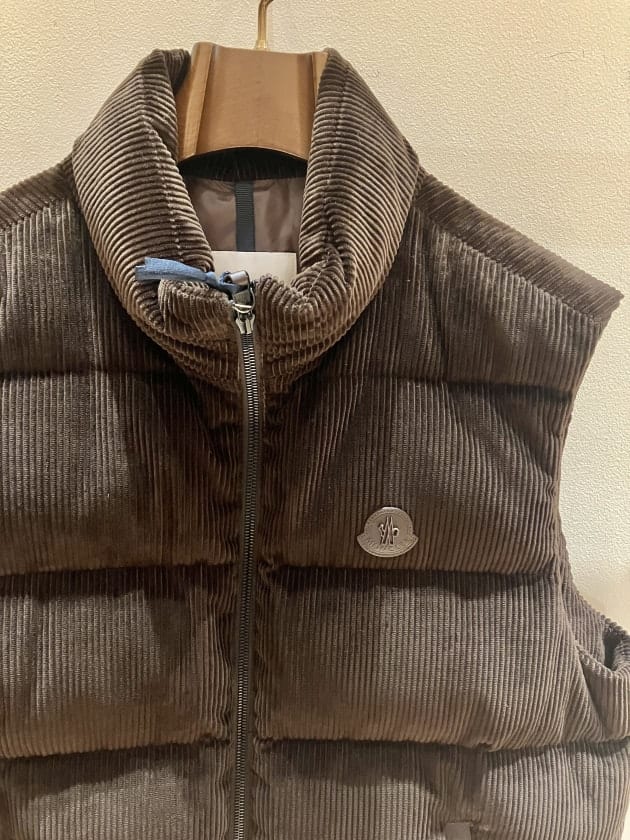 MONCLER〉暖かさと洒落感を両立させるダウンベストACRAB｜ビームス