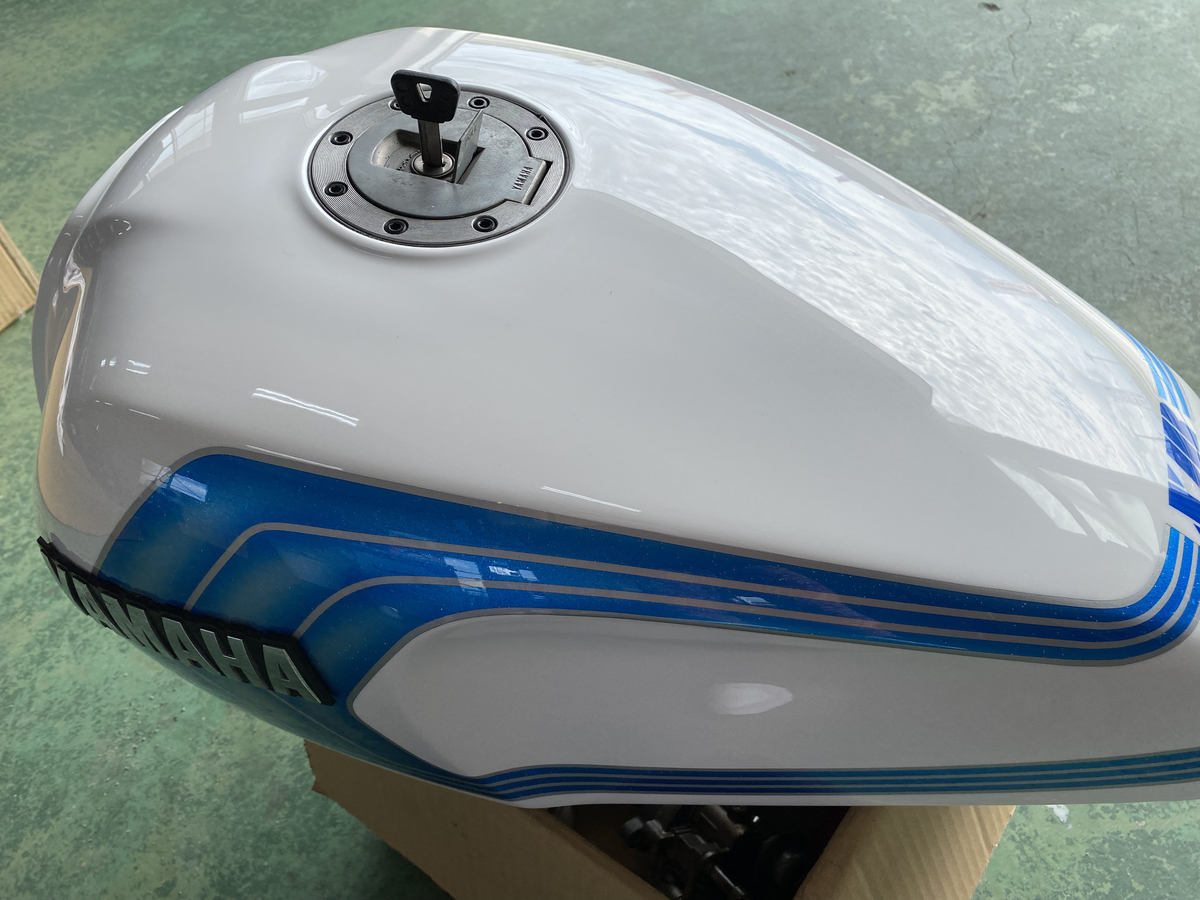 タンク塗装】復活！xjr400初期型4HMのタンクの塗装が剥がれたので塗装