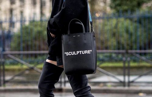 モード女子のマストハブ！オフ-ホワイト(OFF-WHITE)のバッグ特集｜ally